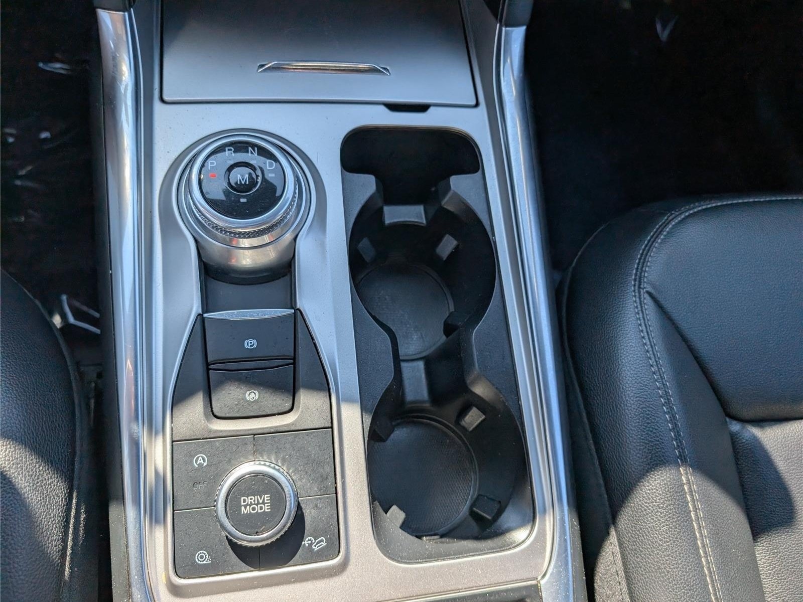 Used 2020 Ford Explorer XLT w/ Equipment Group 202A AWD/4WD image 26