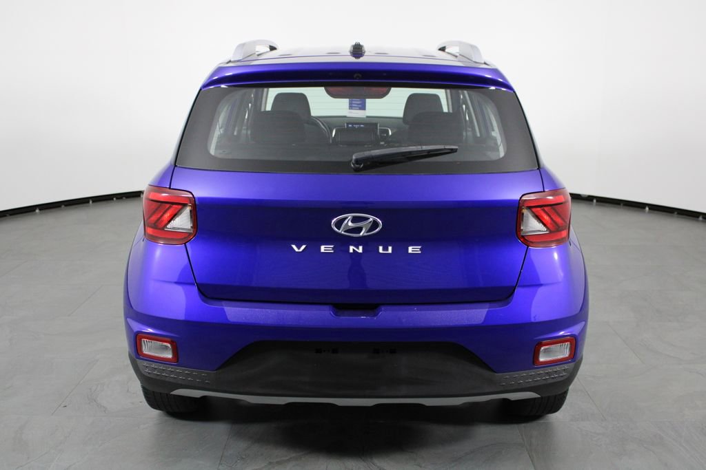 Certified 2023 Hyundai Venue SEL image 9