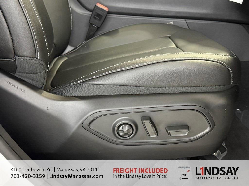 New 2025 Jeep Grand Cherokee Limited w/ Luxury Tech Group II image 12