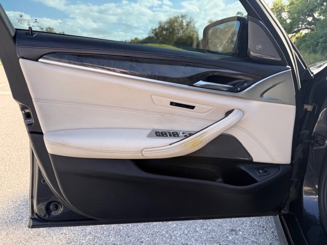 Used 2018 BMW 530i w/ M Sport Package RWD image 10
