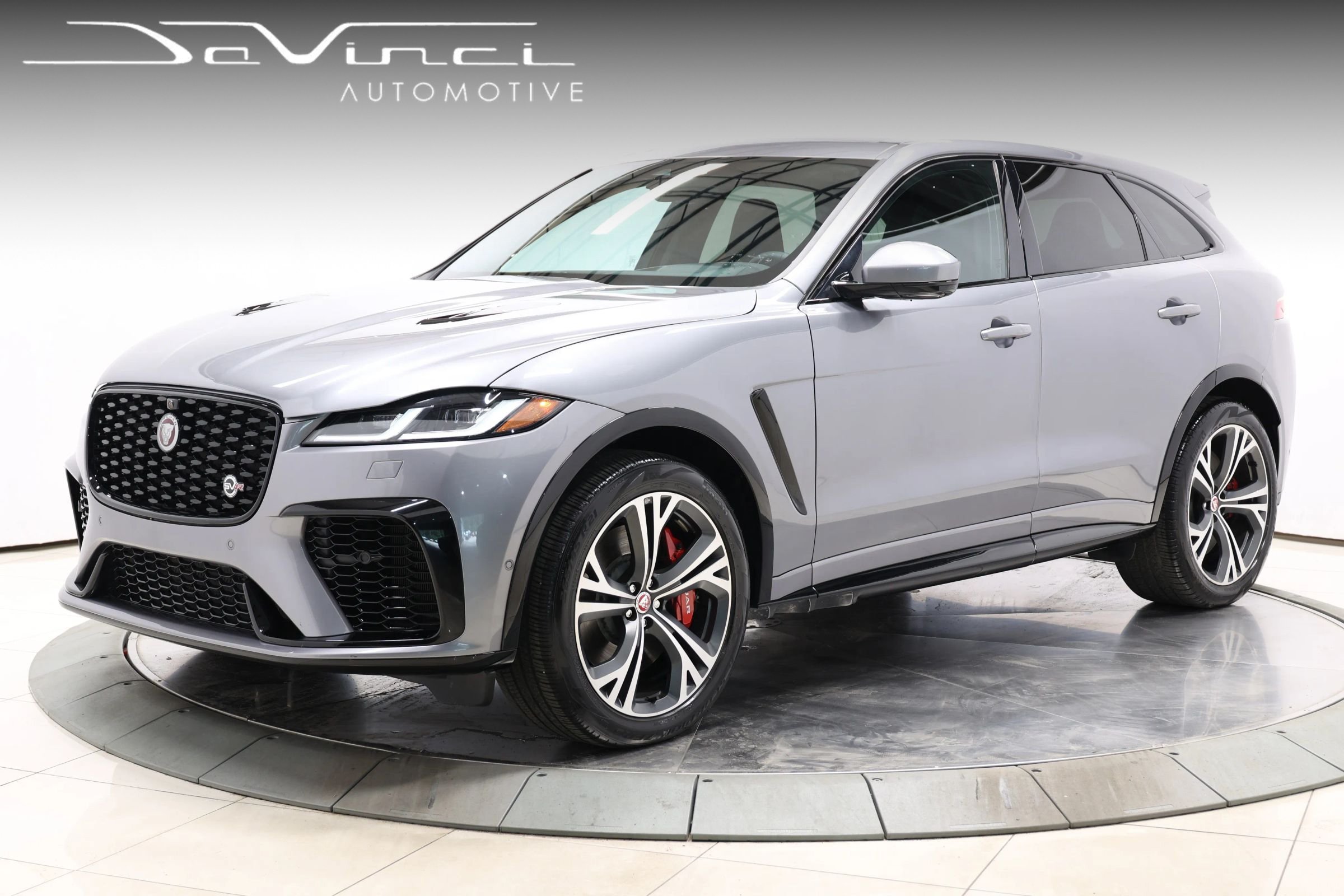 Used 2022 Jaguar F-PACE SVR AWD/4WD image 1