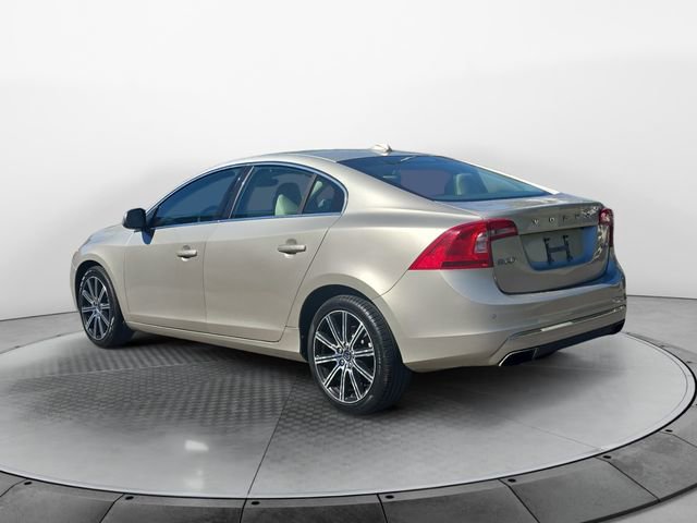 Used 2018 Volvo S60 T5 Inscription image 3
