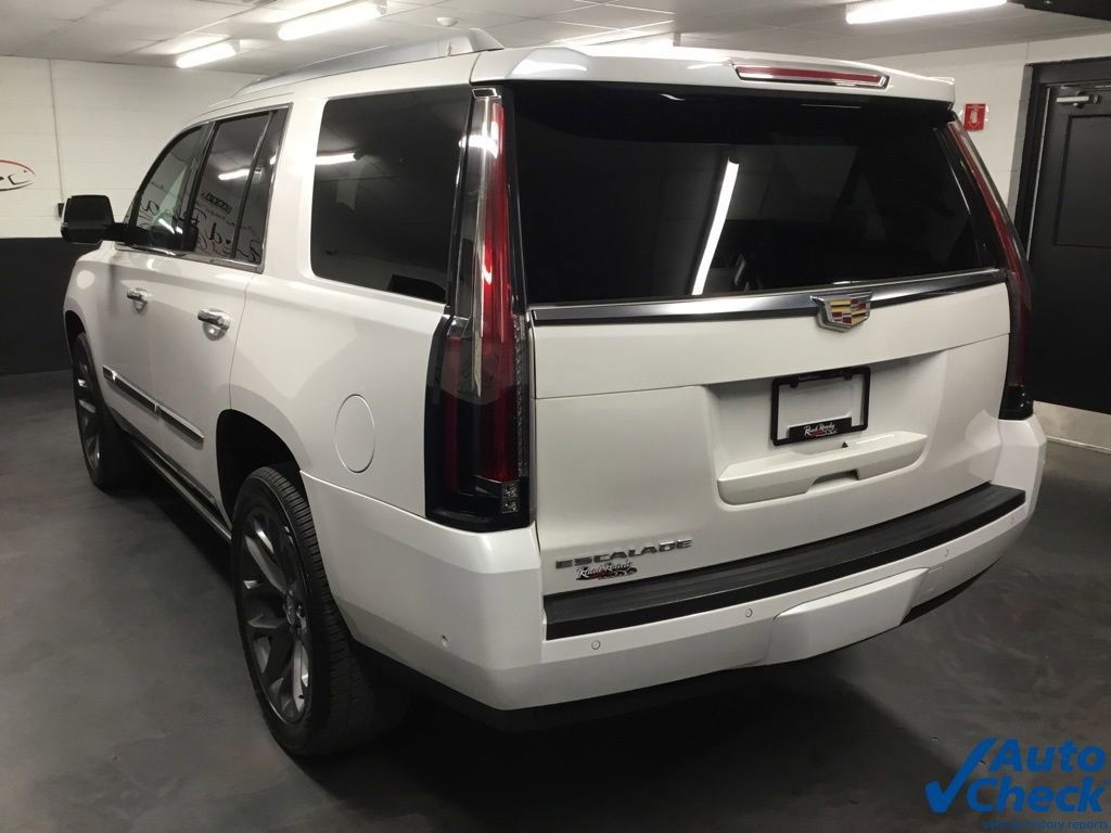 Used 2017 Cadillac Escalade Premium Luxury AWD/4WD image 7