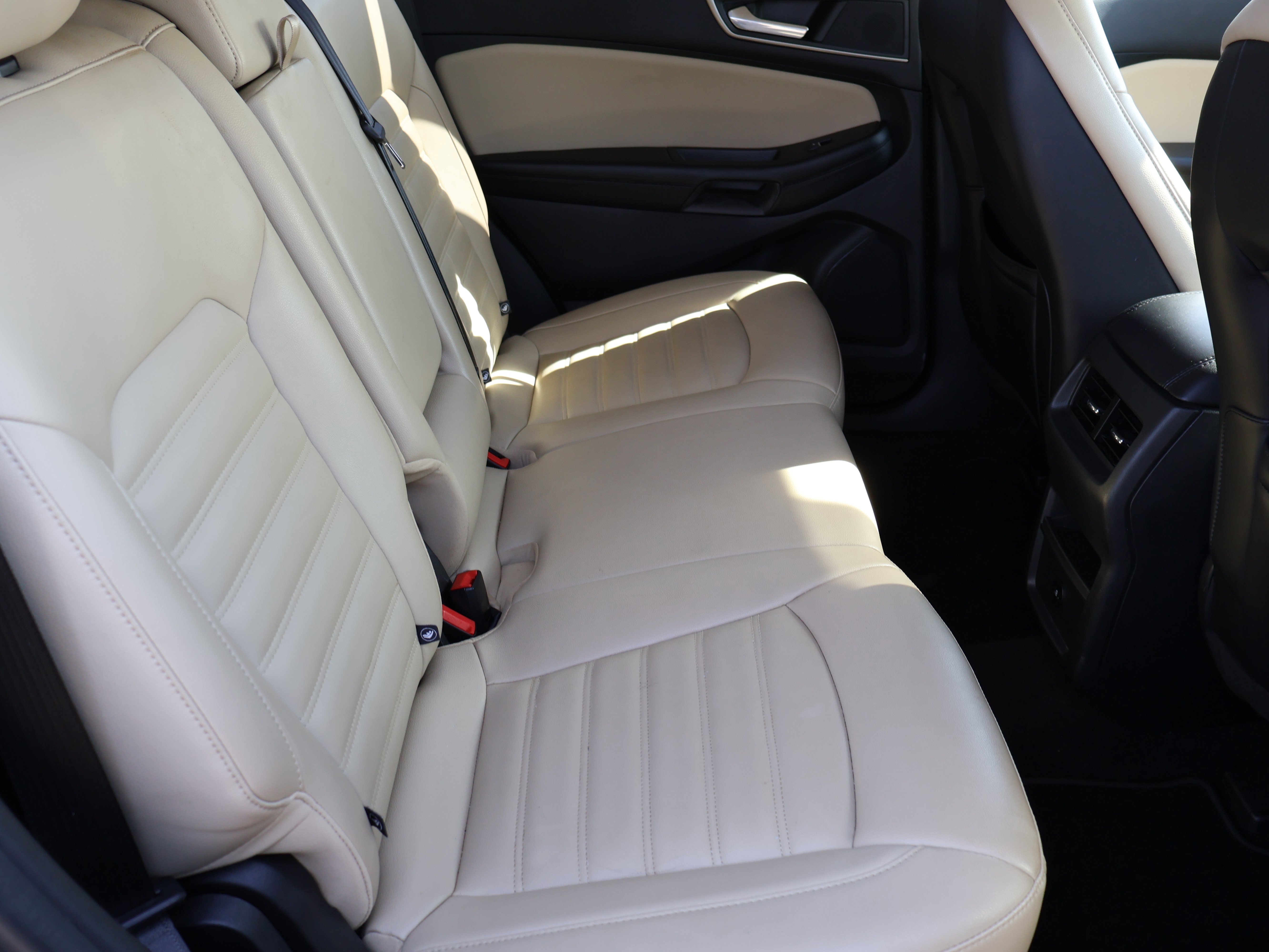 Used 2022 Ford Edge SEL image 13