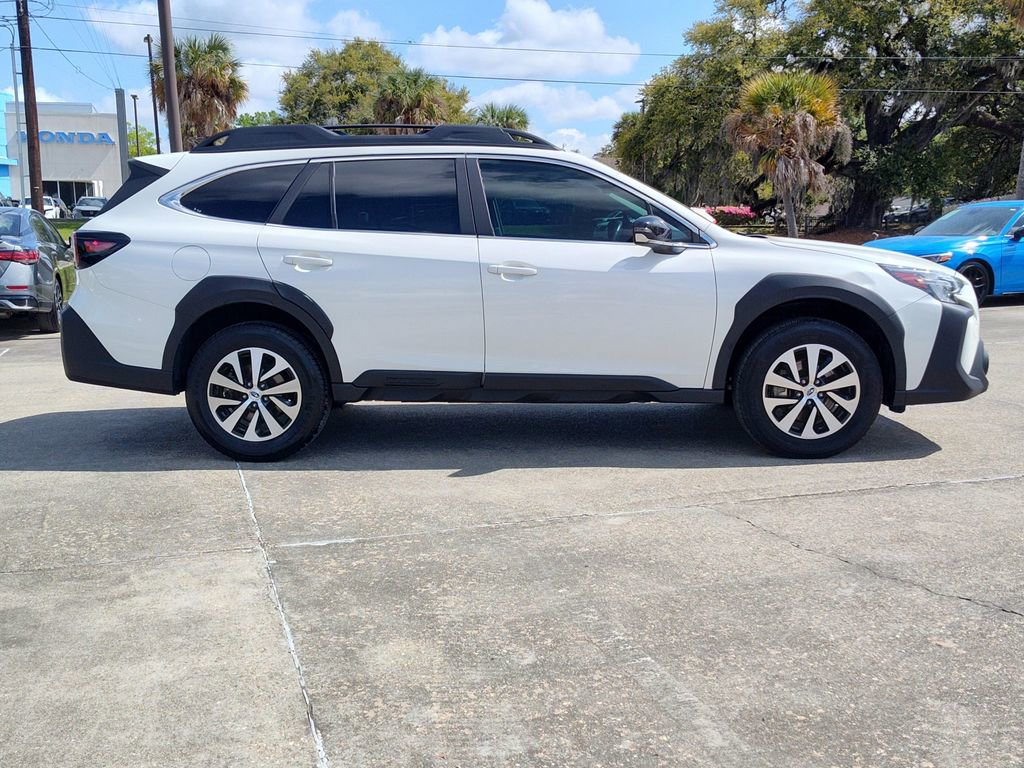 Used 2023 Subaru Outback Premium image 12