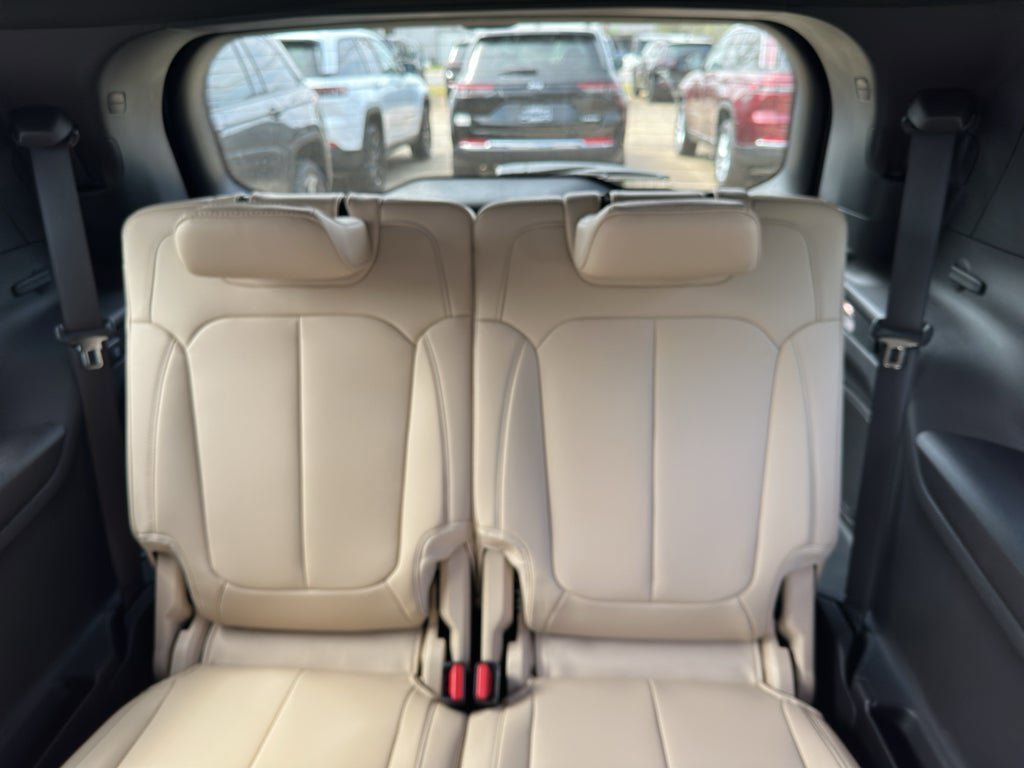 New 2026 Jeep Grand Cherokee L Limited RWD image 26