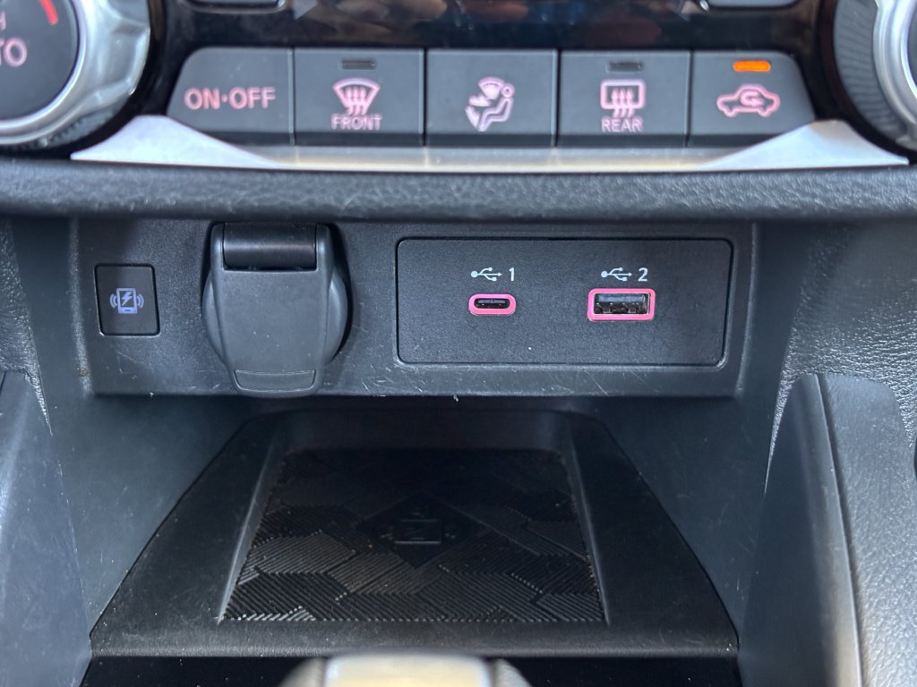 Used 2025 Nissan Versa SR w/ Trunk Package FWD image 15