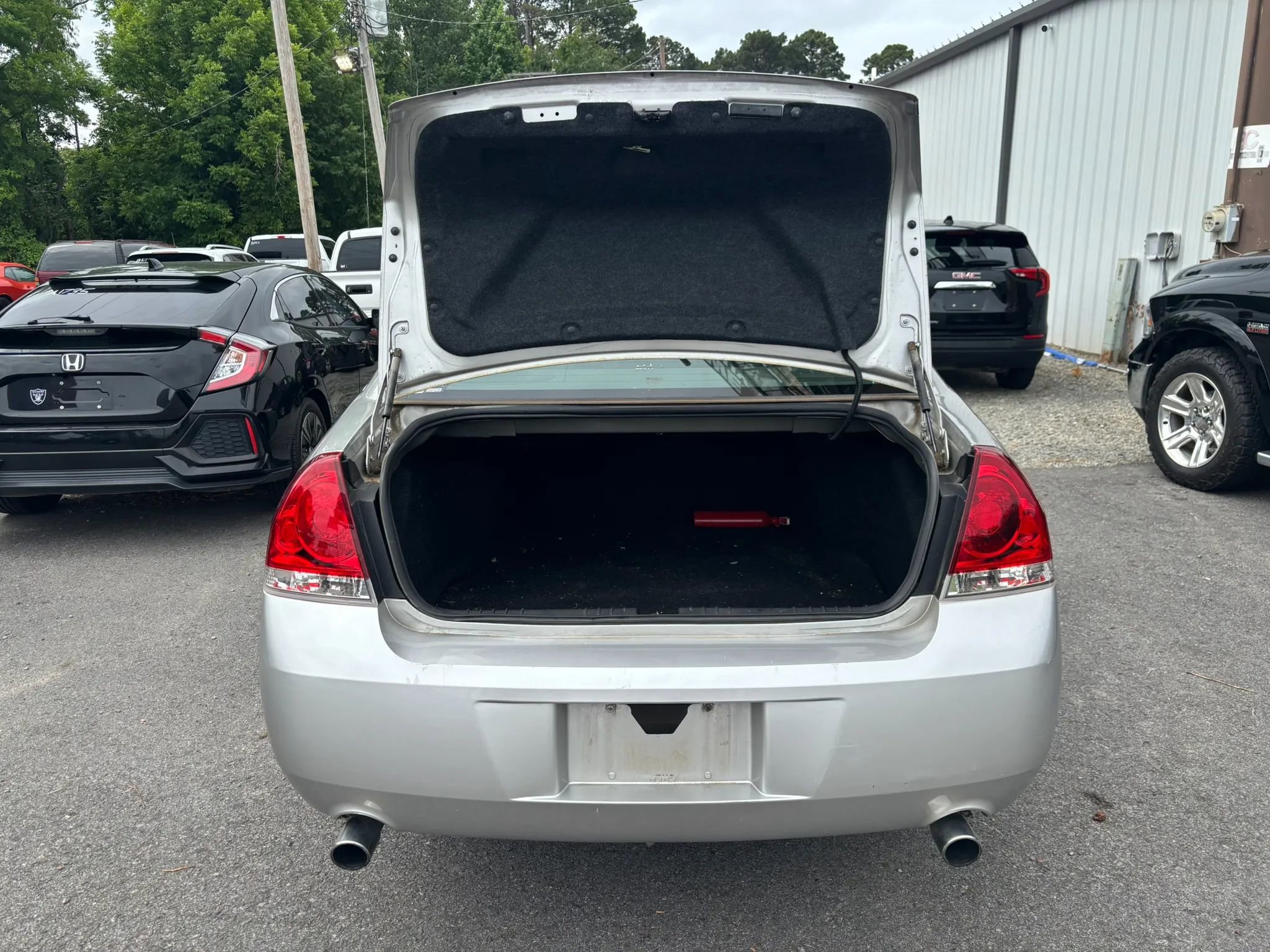 Used 2007 Chevrolet Impala LTZ FWD image 8
