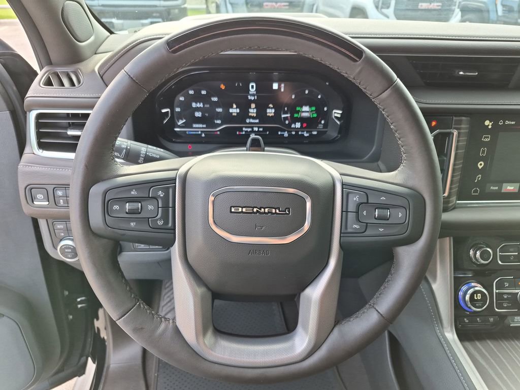 Used 2024 GMC Yukon Denali w/ Advanced Technology Package AWD/4WD image 23