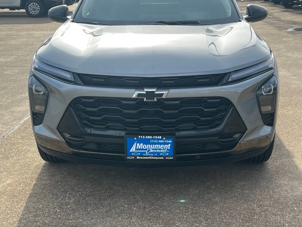 Used 2025 Chevrolet Trax ACTIV w/ Driver Confidence Package image 3