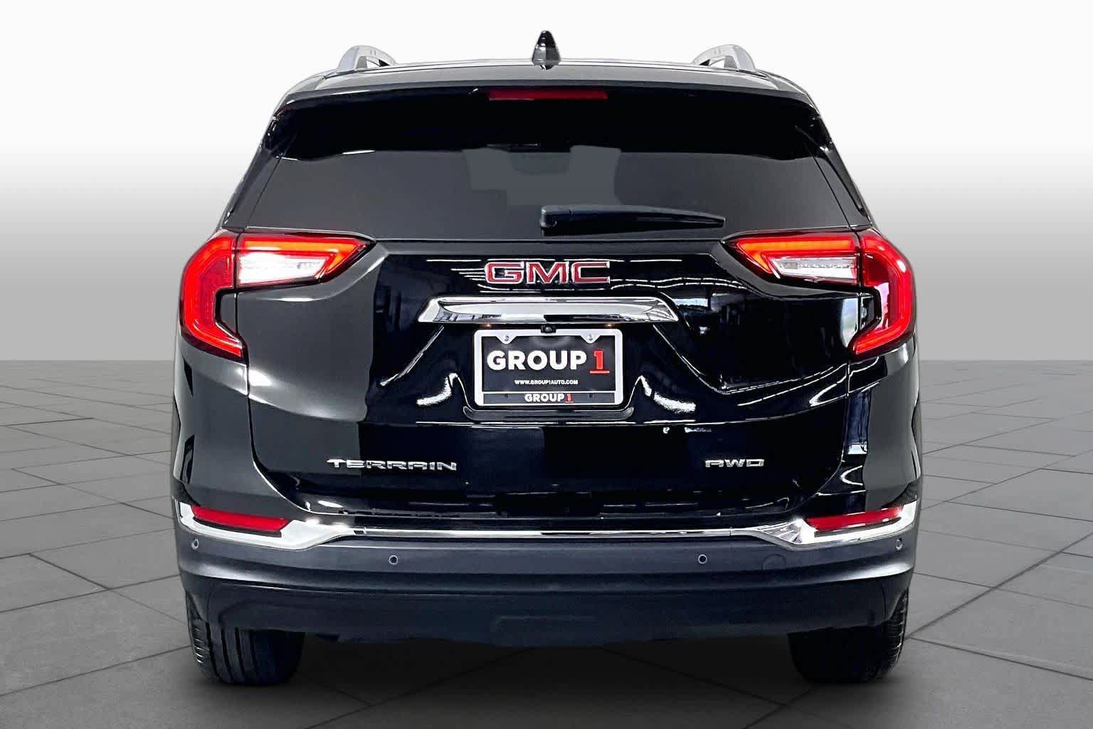 Certified 2024 GMC Terrain SLT w/ Infotainment Package II AWD/4WD image 5