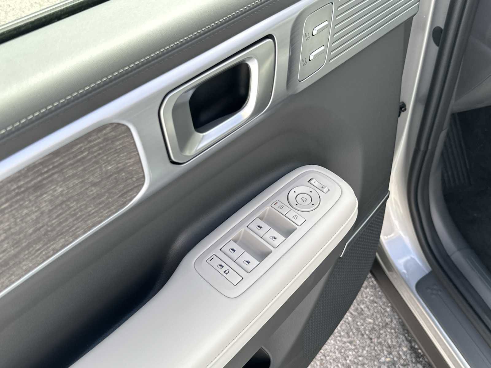New 2026 Hyundai Santa Fe Limited FWD image 15