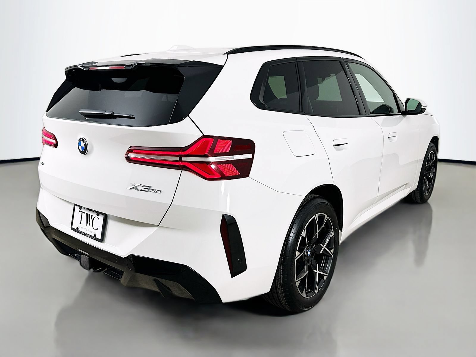 Used 2025 BMW X3 xDrive30i w/ Premium Package AWD/4WD image 5