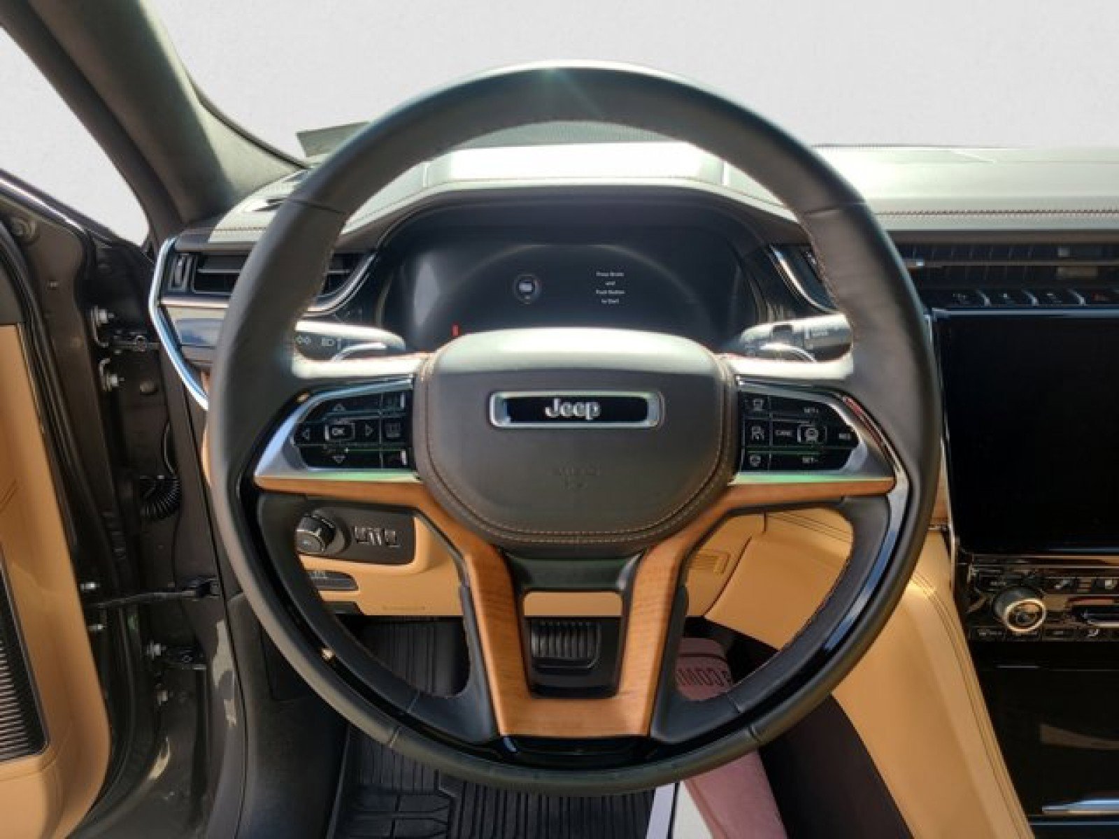 Used 2024 Jeep Grand Cherokee L Summit image 15