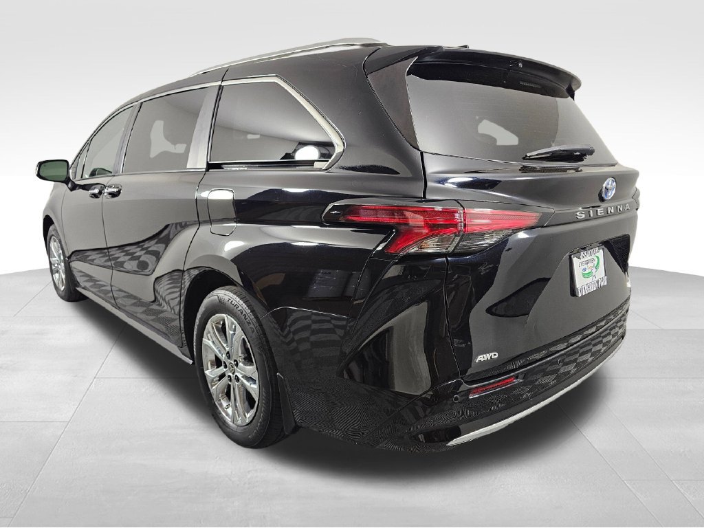 Used 2022 Toyota Sienna Platinum AWD/4WD image 5