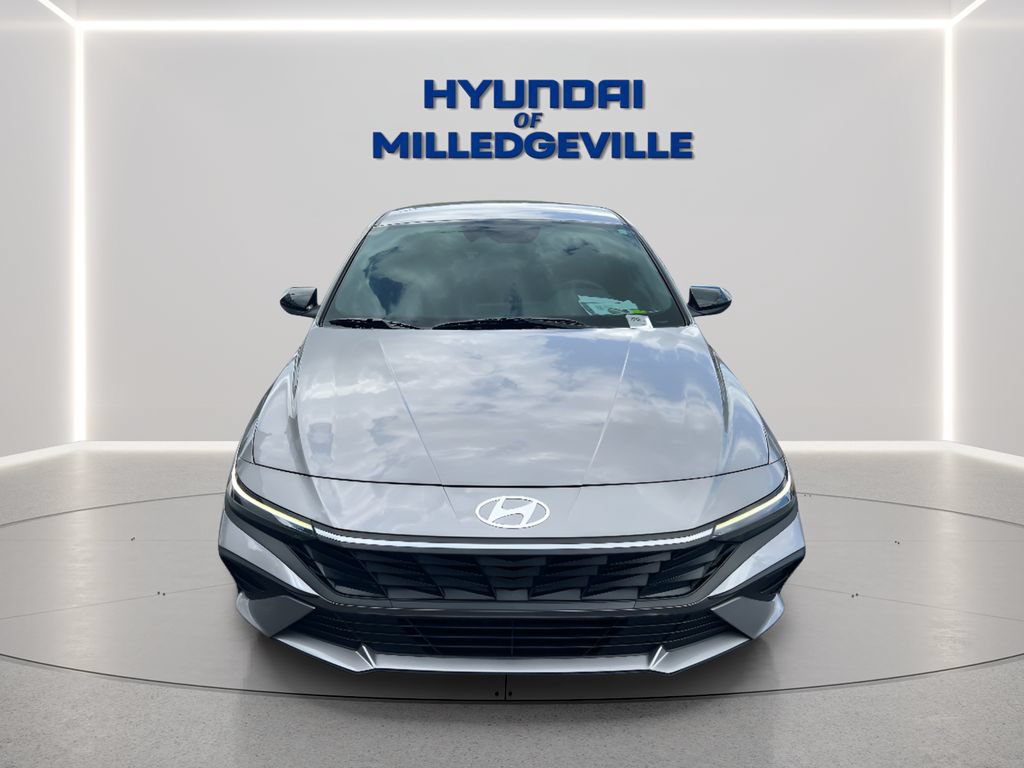 Used 2025 Hyundai Elantra Sport FWD image 9