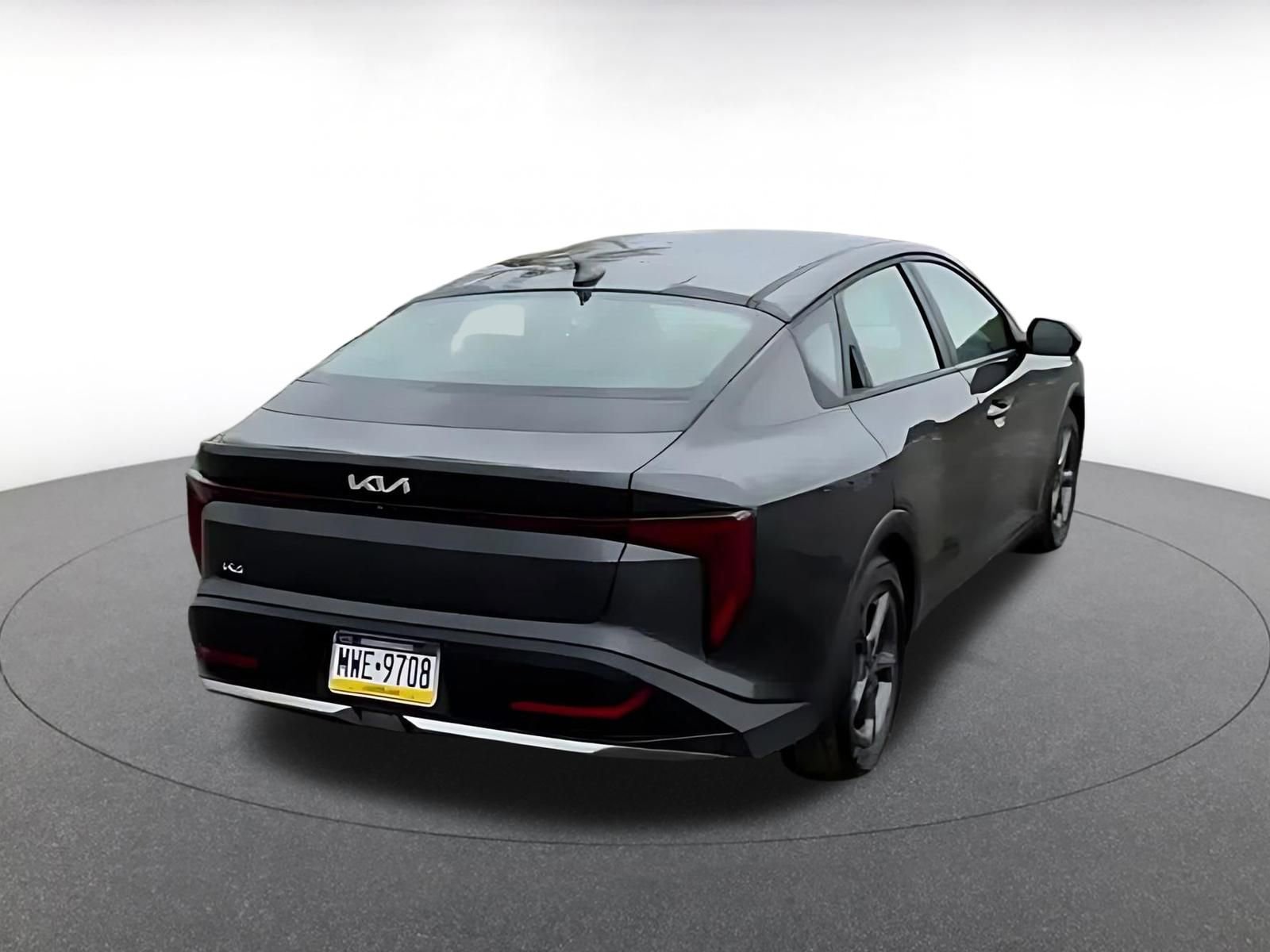 Used 2025 Kia K4 FWD image 12