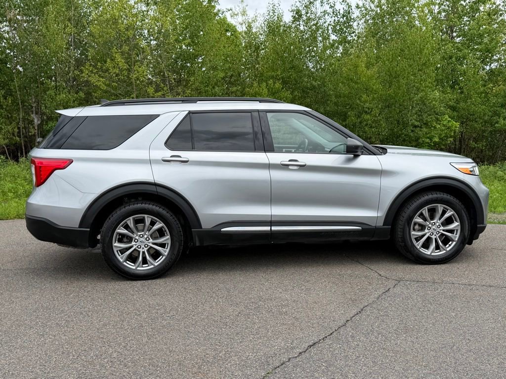 Used 2023 Ford Explorer XLT w/ Equipment Group 202A AWD/4WD image 26