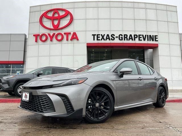 Used 2025 Toyota Camry SE FWD image 2