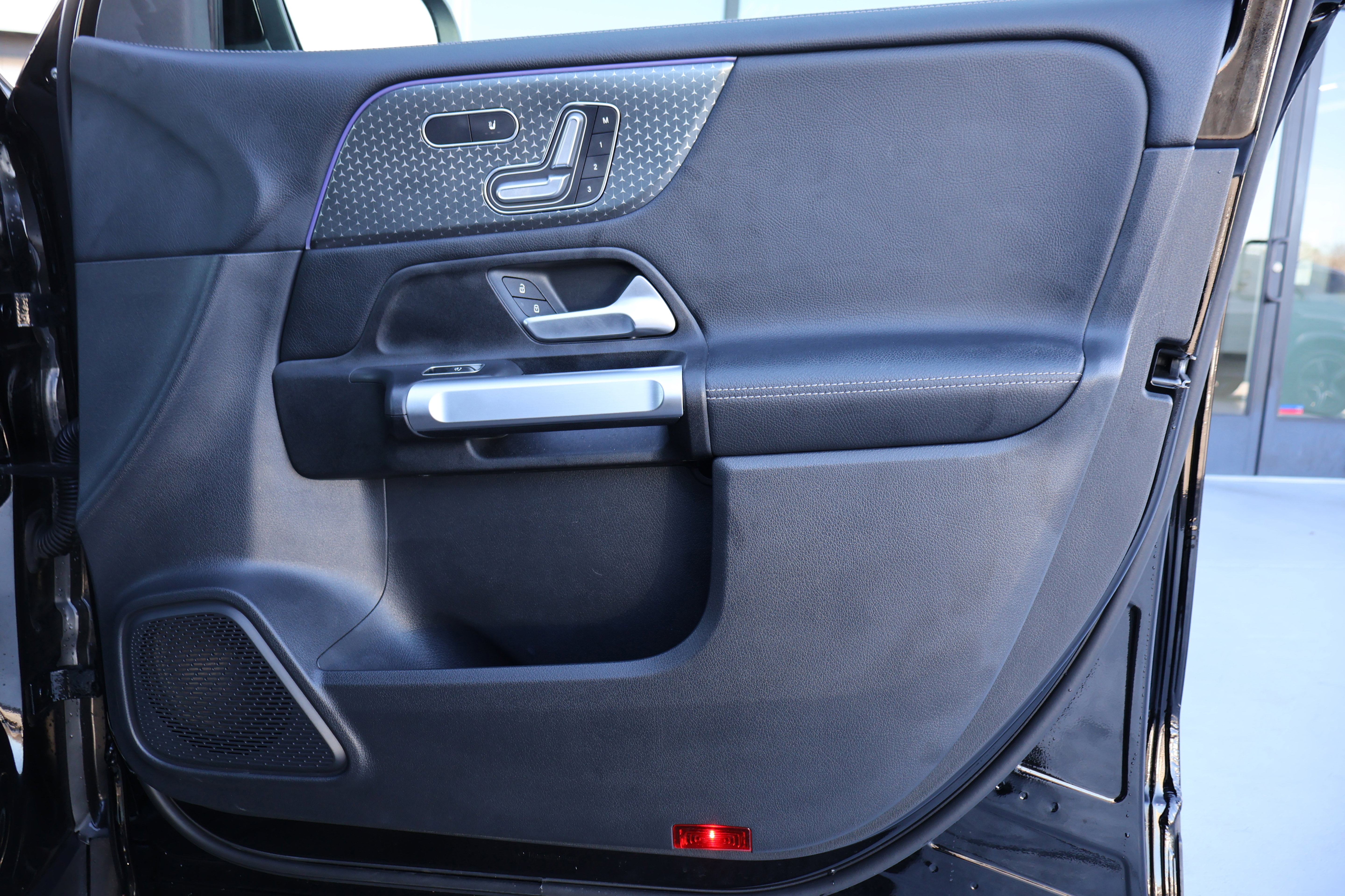 Certified 2024 Mercedes-Benz GLB 250 image 25