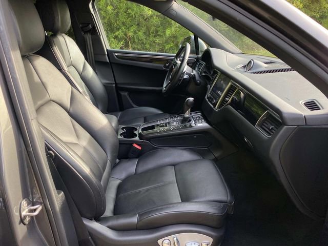 Used 2018 Porsche Macan image 36