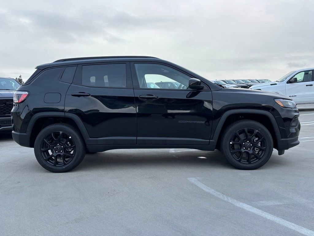 New 2026 Jeep Compass Altitude image 2
