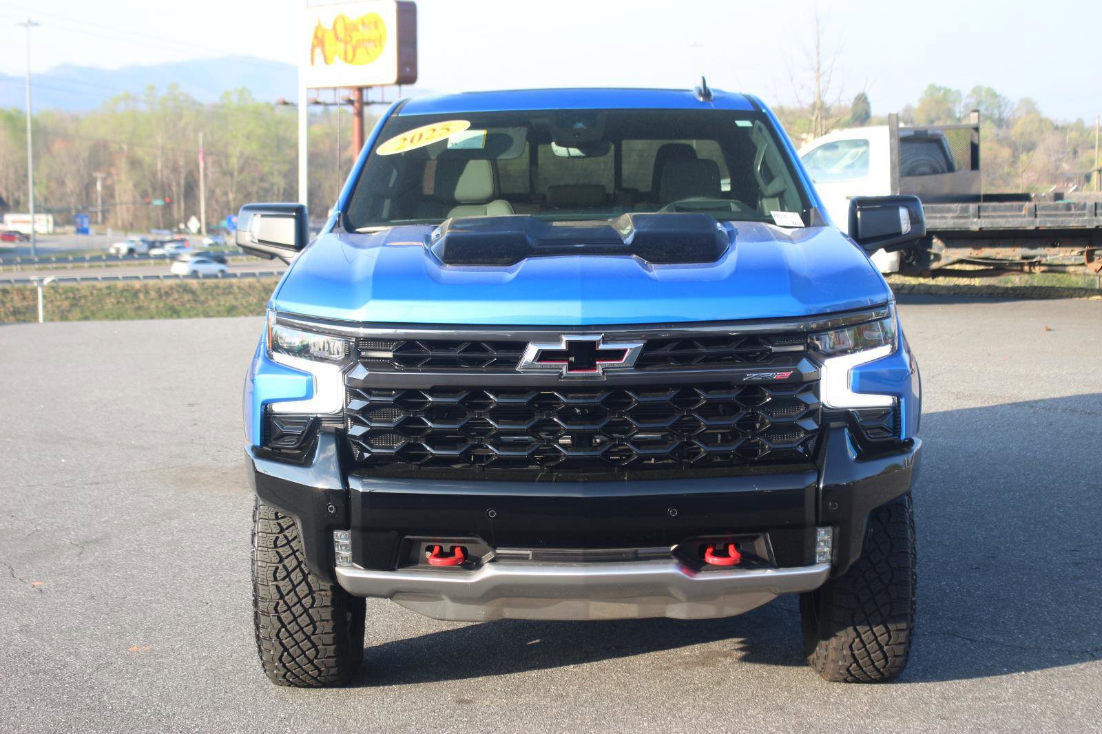 Used 2025 Chevrolet Silverado 1500 ZR2 w/ Technology Package image 2