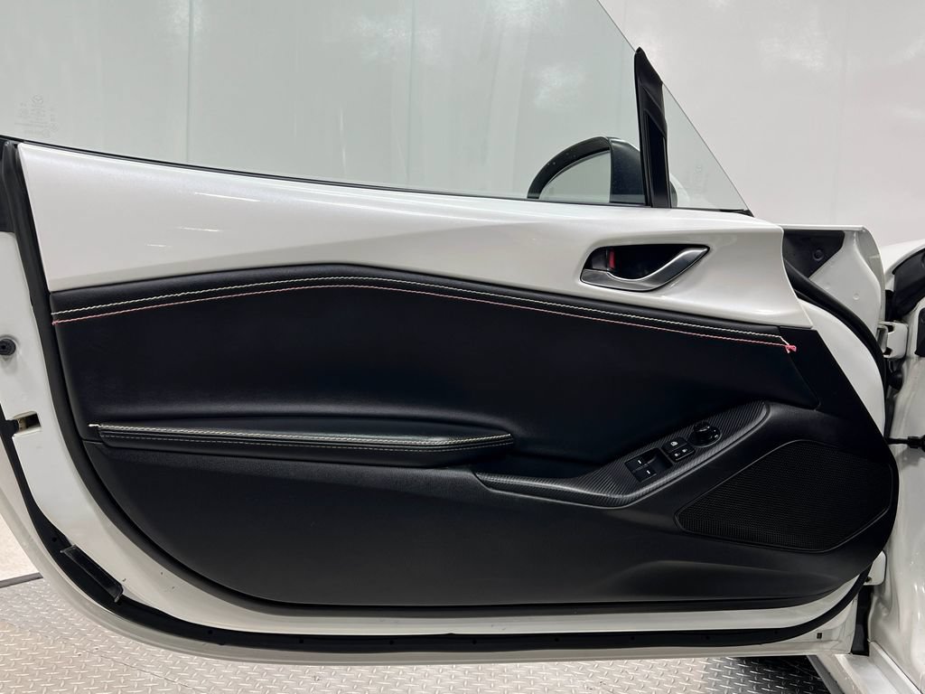 Used 2020 MAZDA MX-5 Miata RF Grand Touring RWD image 14
