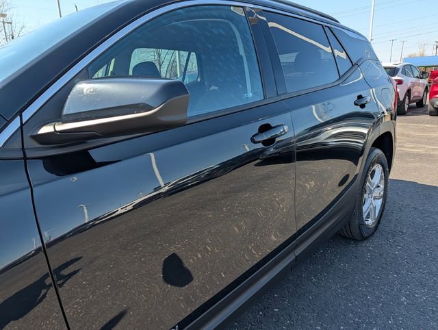 Used 2020 GMC Terrain SLE w/ Driver Convenience Package image 3