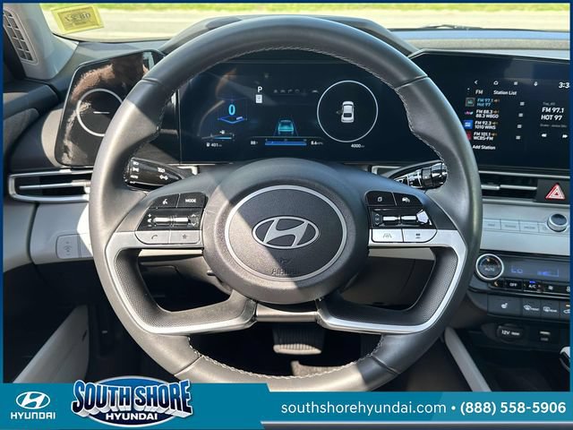 Certified 2025 Hyundai Elantra Limited w/ Cargo Package FWD image 17