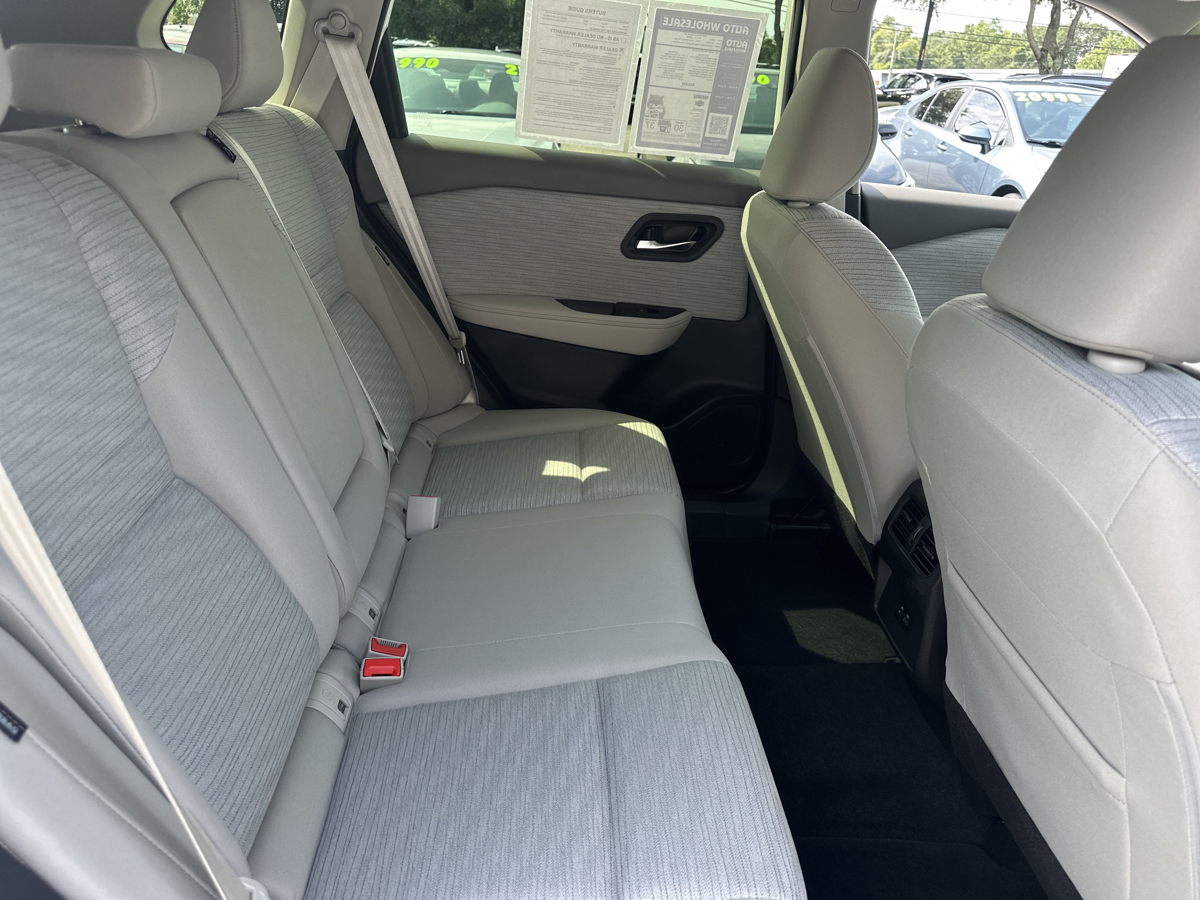 Used 2023 Nissan Rogue SV FWD image 9
