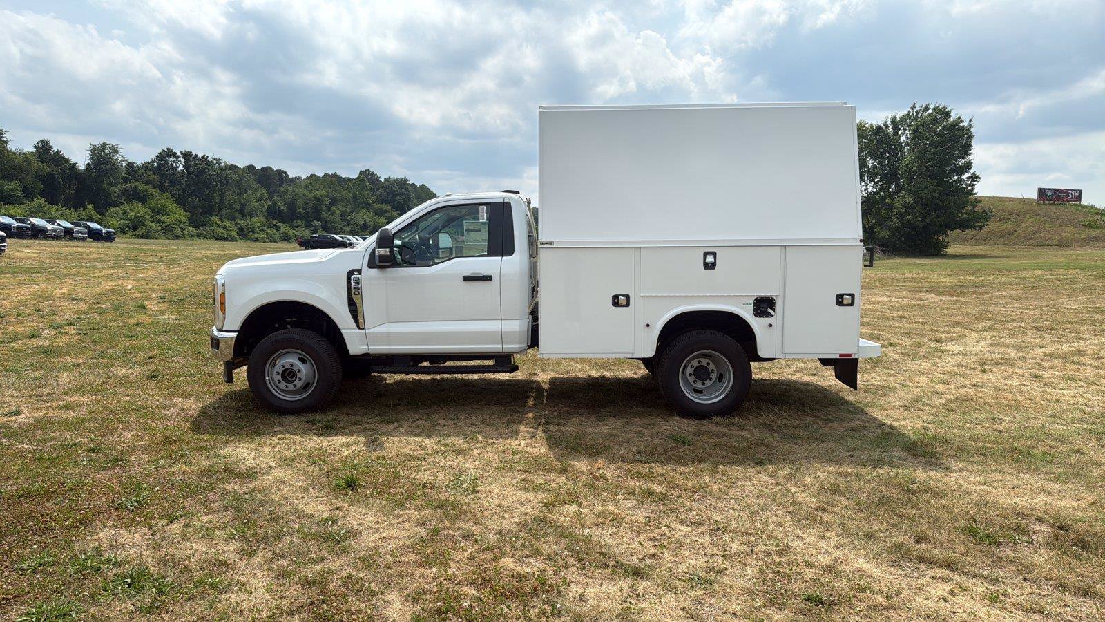 New 2025 Ford F350 XL w/ XL Chrome Package AWD/4WD image 2