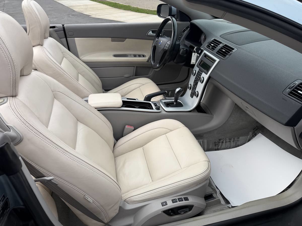 Used 2011 Volvo C70 T5 image 14