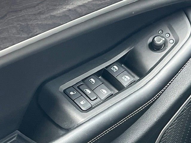 Used 2021 Jeep Grand Cherokee L Limited image 36