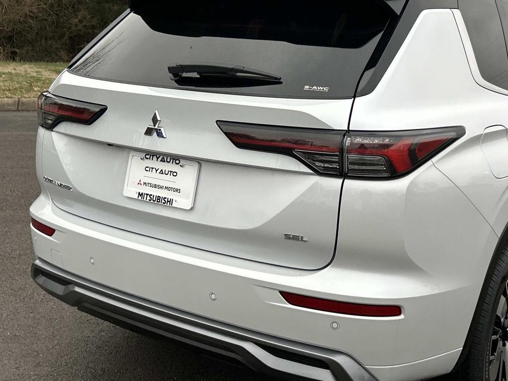New 2026 Mitsubishi Outlander AWD image 10