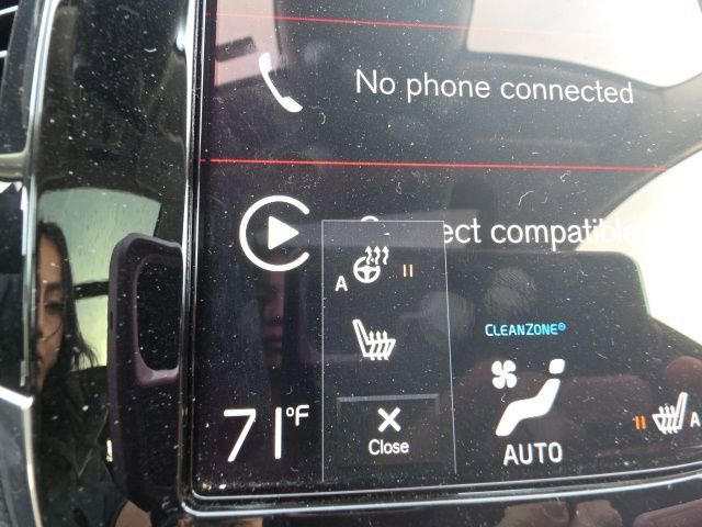 Used 2022 Volvo XC90 T6 Momentum w/ Advanced Package image 27