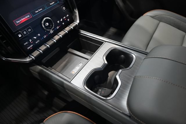 New 2026 GMC Acadia AT4 w/ Luxury Package AWD/4WD image 19