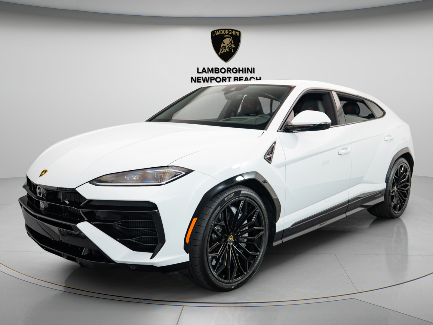 Used 2025 Lamborghini Urus S AWD/4WD image 3