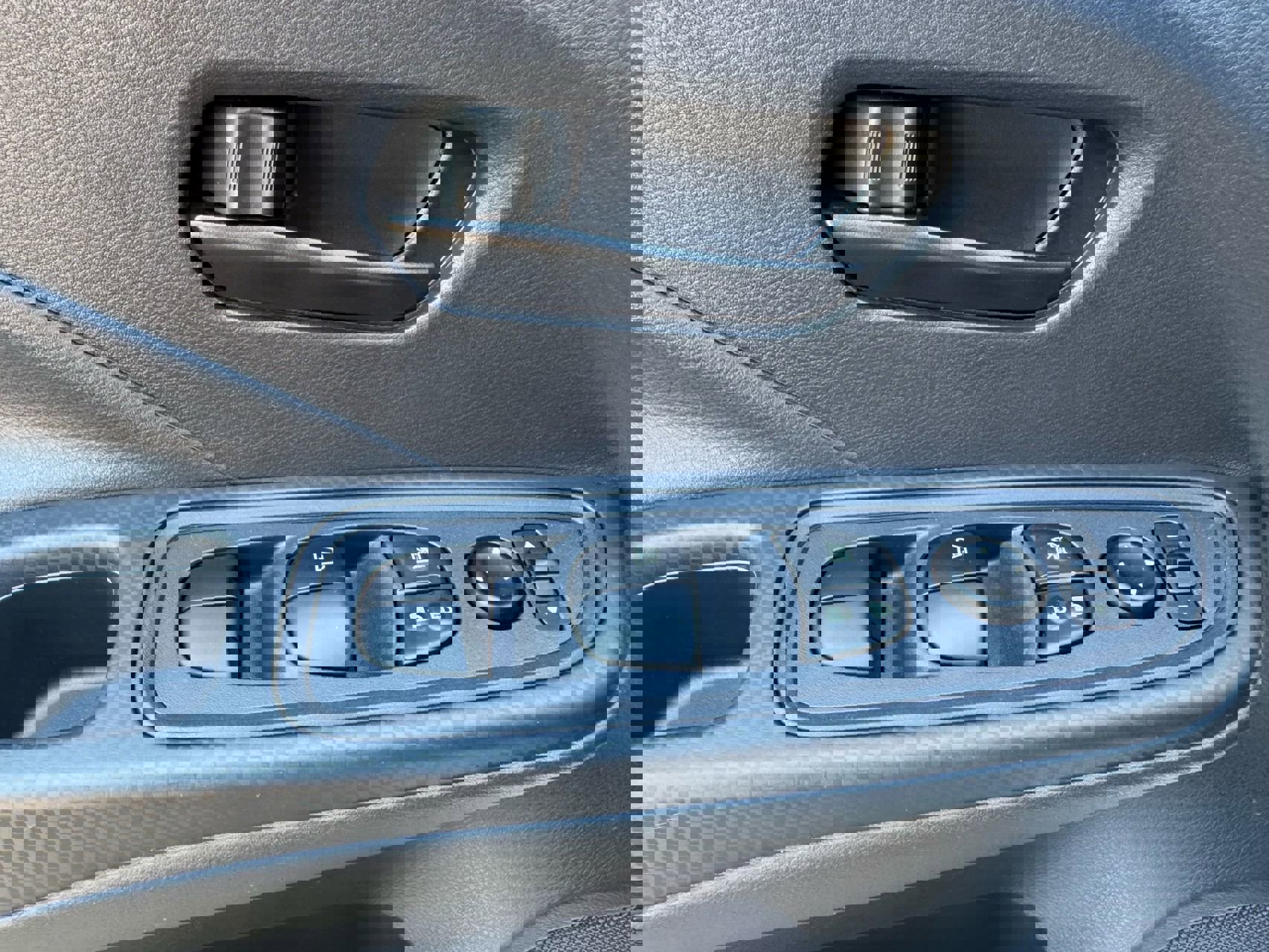 Used 2024 Nissan Versa S w/ Trunk Package image 23