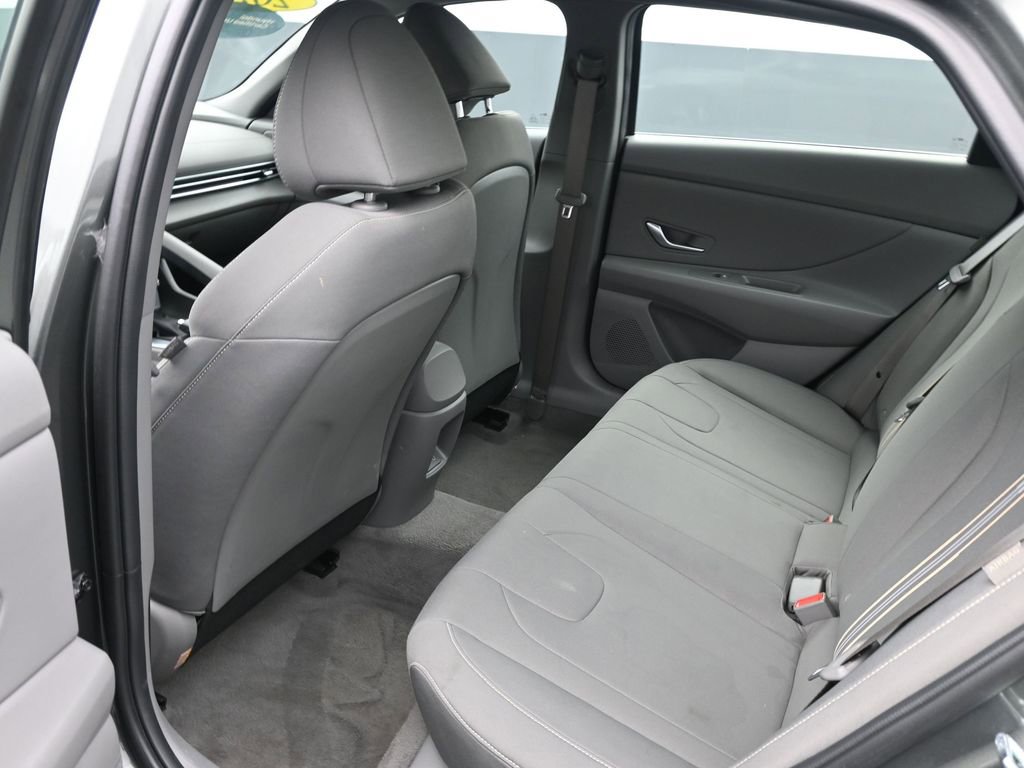 Certified 2025 Hyundai Elantra Sport image 20