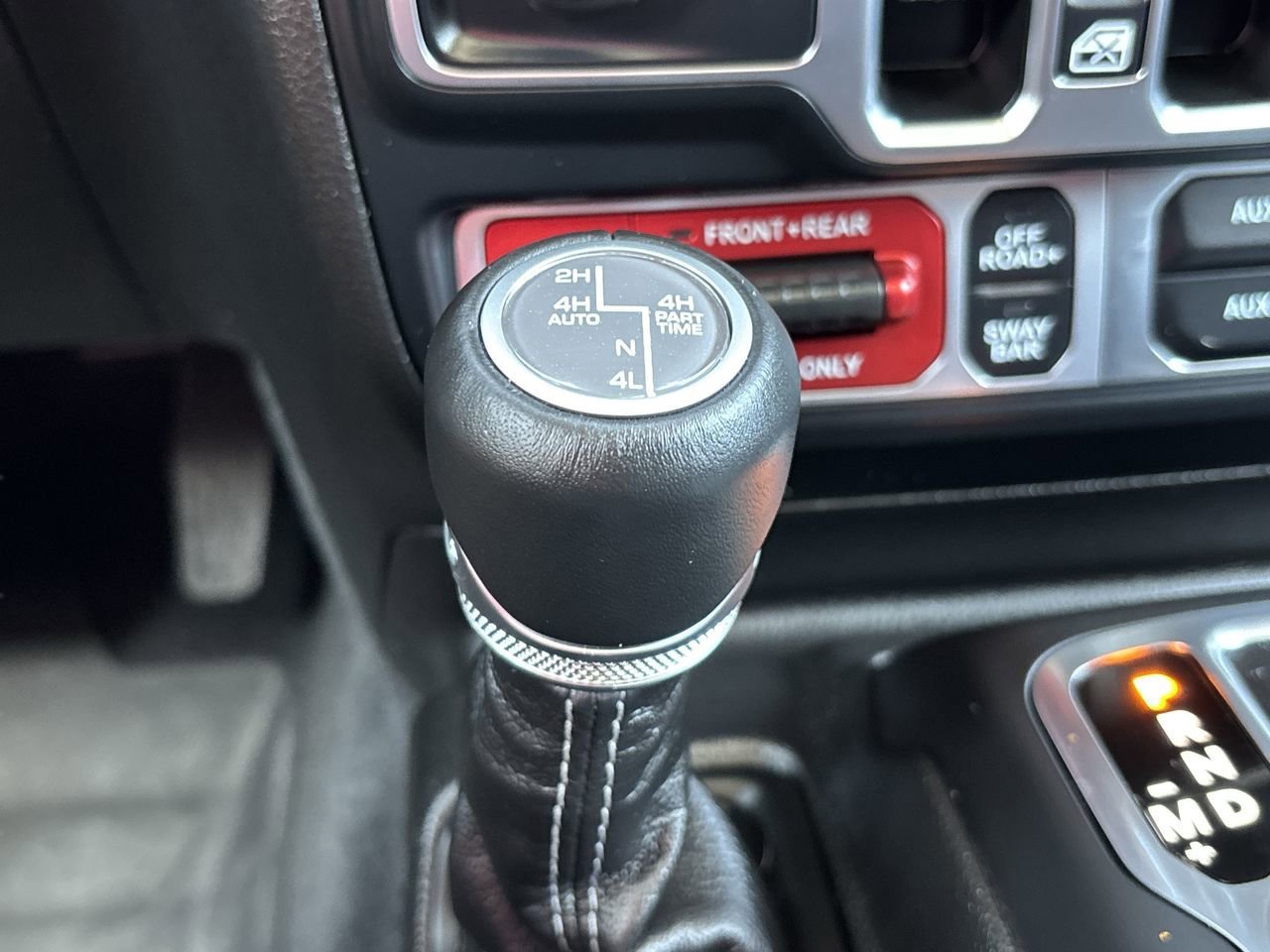 Used 2025 Jeep Wrangler Unlimited Rubicon image 24