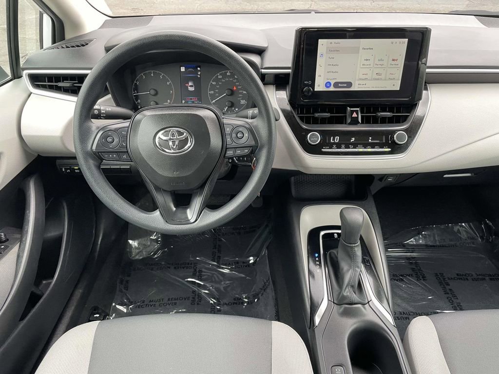 Used 2025 Toyota Corolla LE image 24