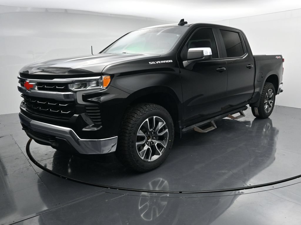 Used 2022 Chevrolet Silverado 1500 LT AWD/4WD image 4