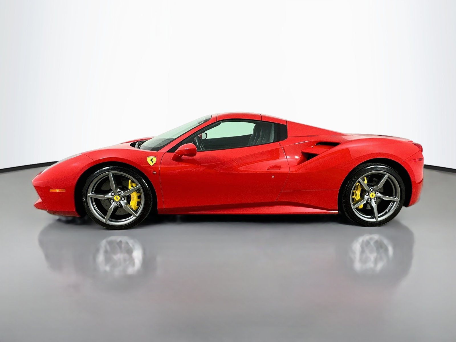 Used 2018 Ferrari 488 Spider RWD image 8