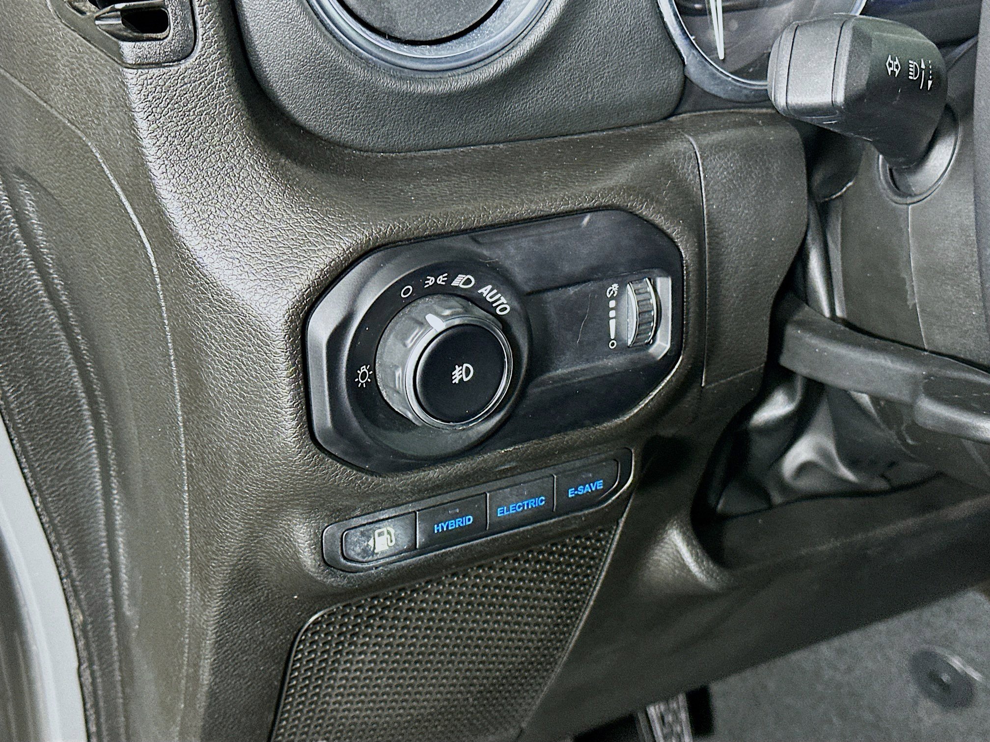 Used 2023 Jeep Wrangler Unlimited Sahara AWD/4WD image 17