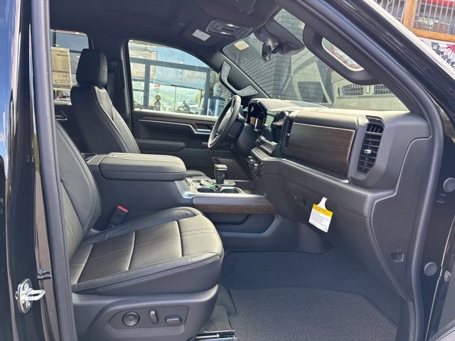 New 2026 Chevrolet Silverado 1500 High Country w/ Midnight Edition image 16