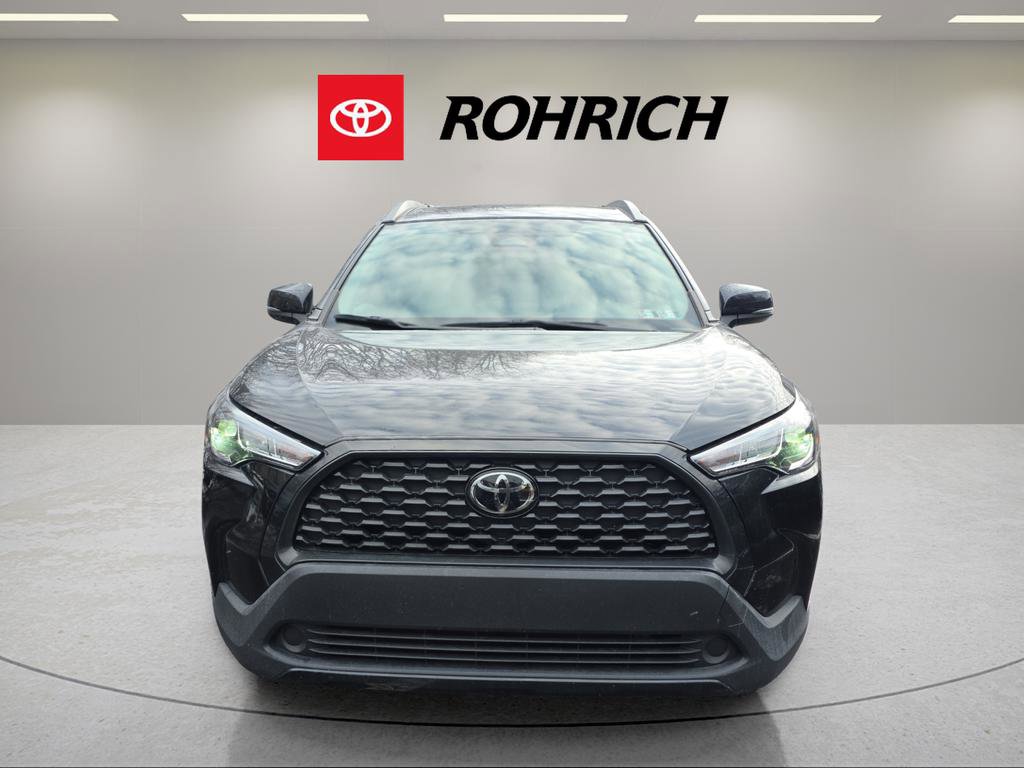 Used 2023 Toyota Corolla Cross LE image 2