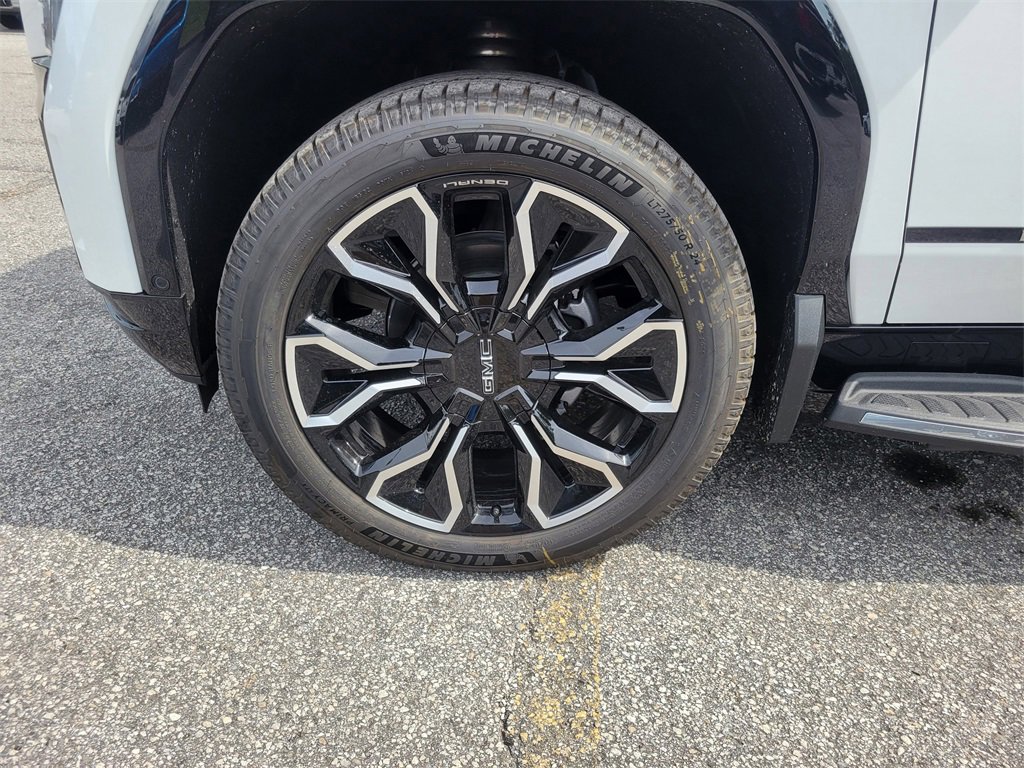 New 2025 GMC Sierra EV Denali image 3