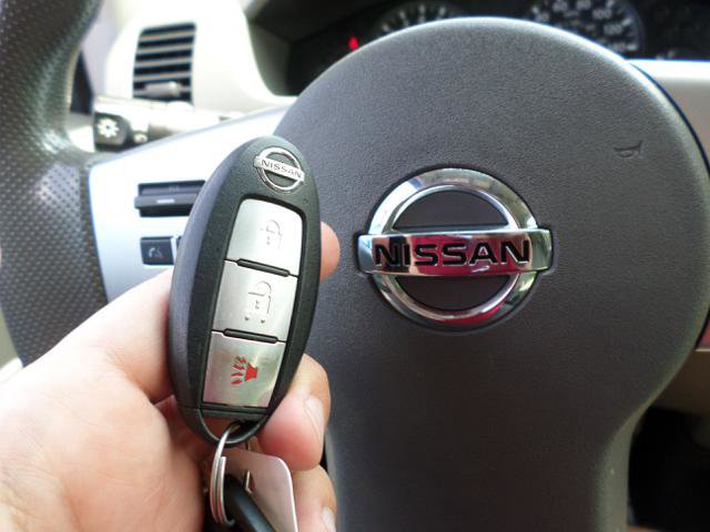 Used 2020 Nissan Frontier SV image 13