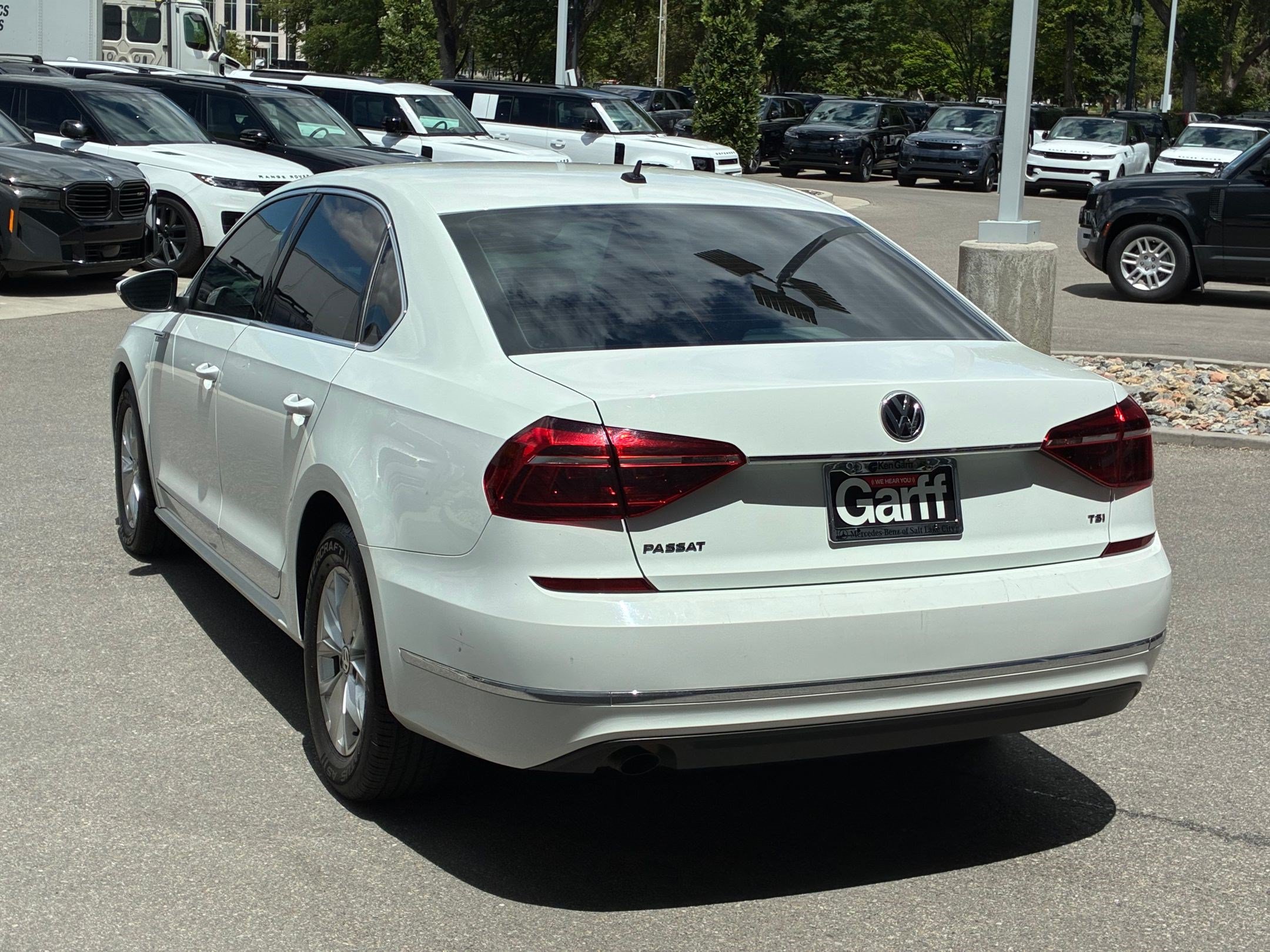 Used 2017 Volkswagen Passat 1.8T S FWD image 5